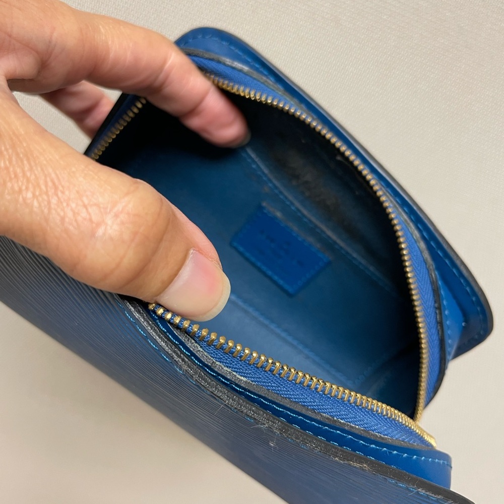 Louis Vuitton Blue Epi Leather Cosmetic Pouch - Picture 9 of 10